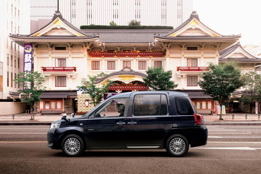  Toyota JPN Taxi 2017 года  (фото 3 из 16)
